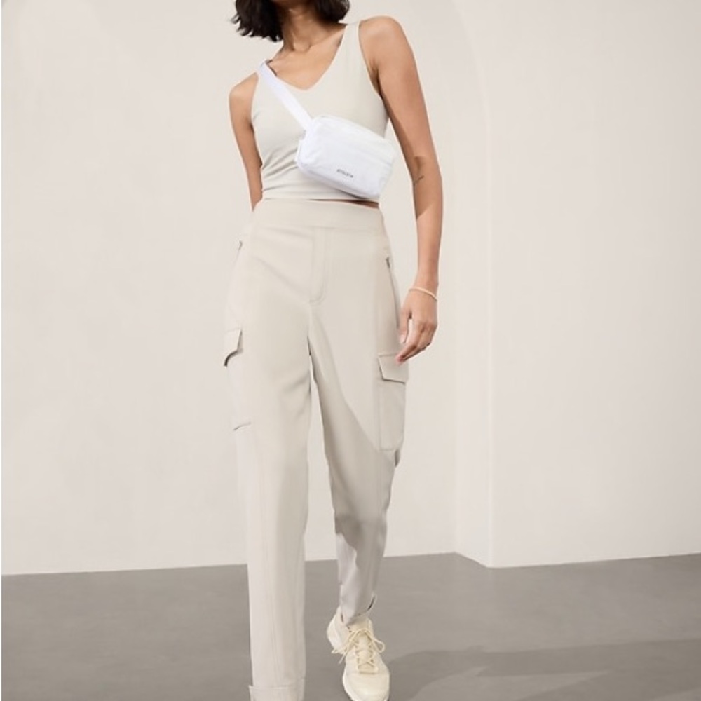 Womens Athleta Endless high rise cargo pants